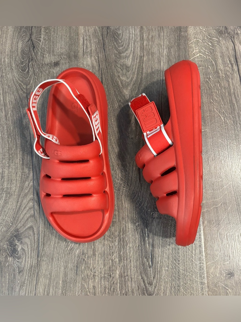 UGG Sport Yeah Slide Samba Red Slingback Sandal Women’s size 7 - EUC